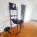 Cozy Studio On Montgomery Ave